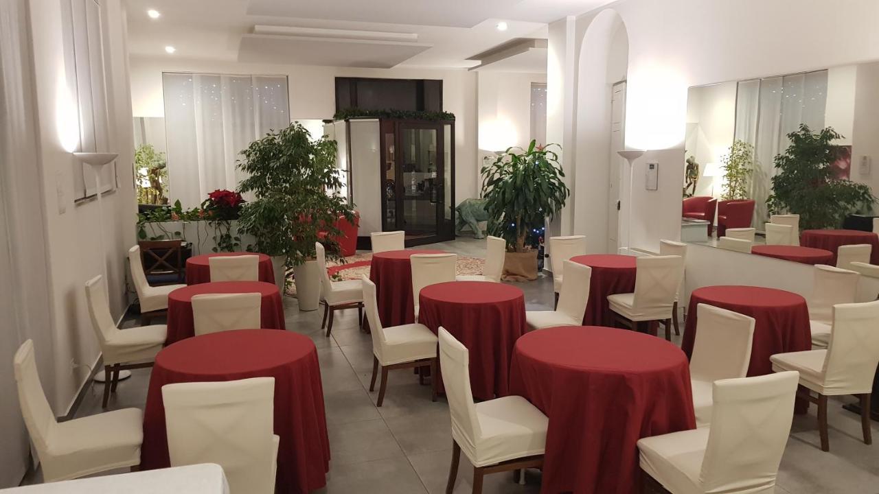 Hotel La Nuova Rotaia Gallarate Exteriér fotografie