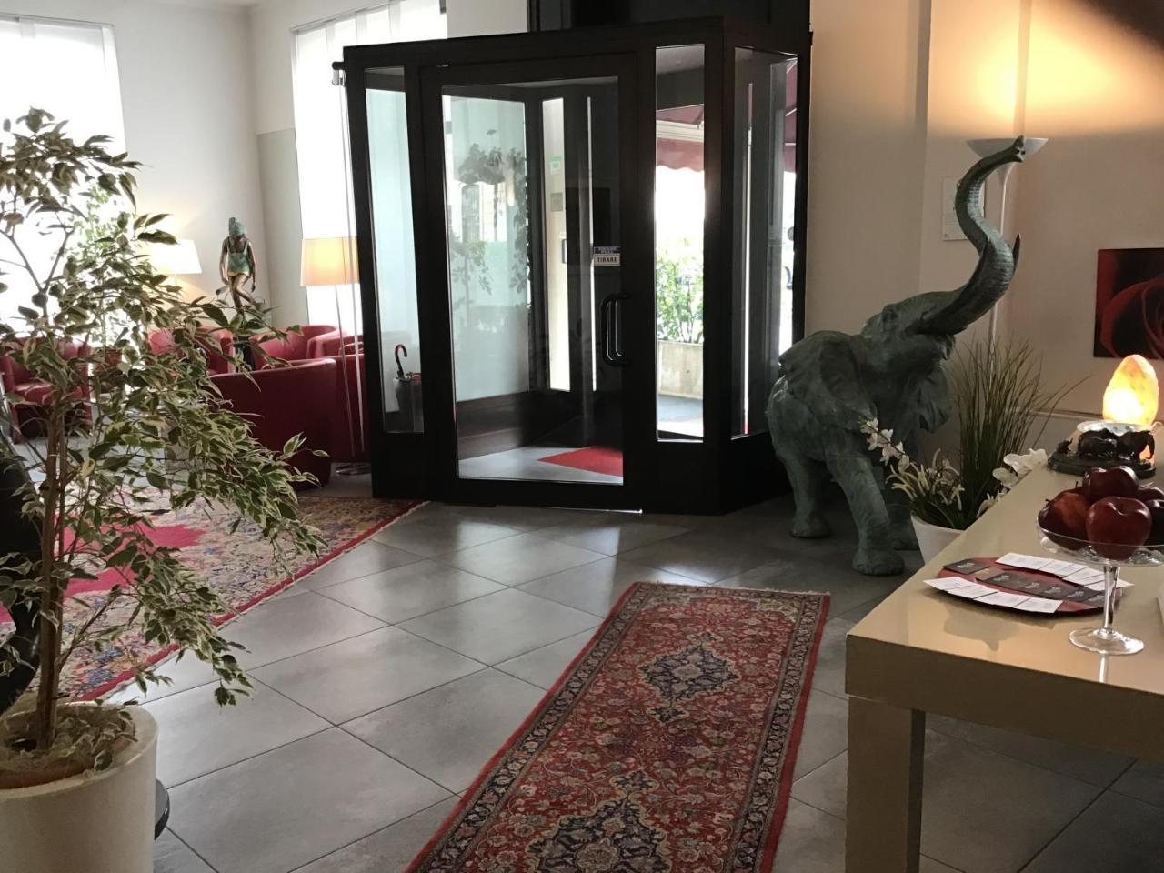 Hotel La Nuova Rotaia Gallarate Exteriér fotografie